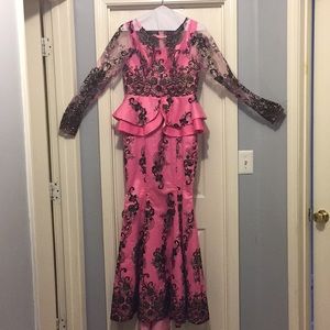 Lace Maxi dress for prom, party or wedding.